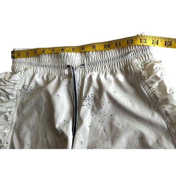 Lululemon Run Around Short Style #W7124S Women Size XS lightweight wicking ma - Picture 7 of 10